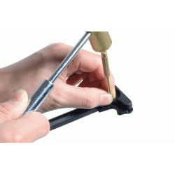 EXTENDED TACTICAL CHARGING HANDLE